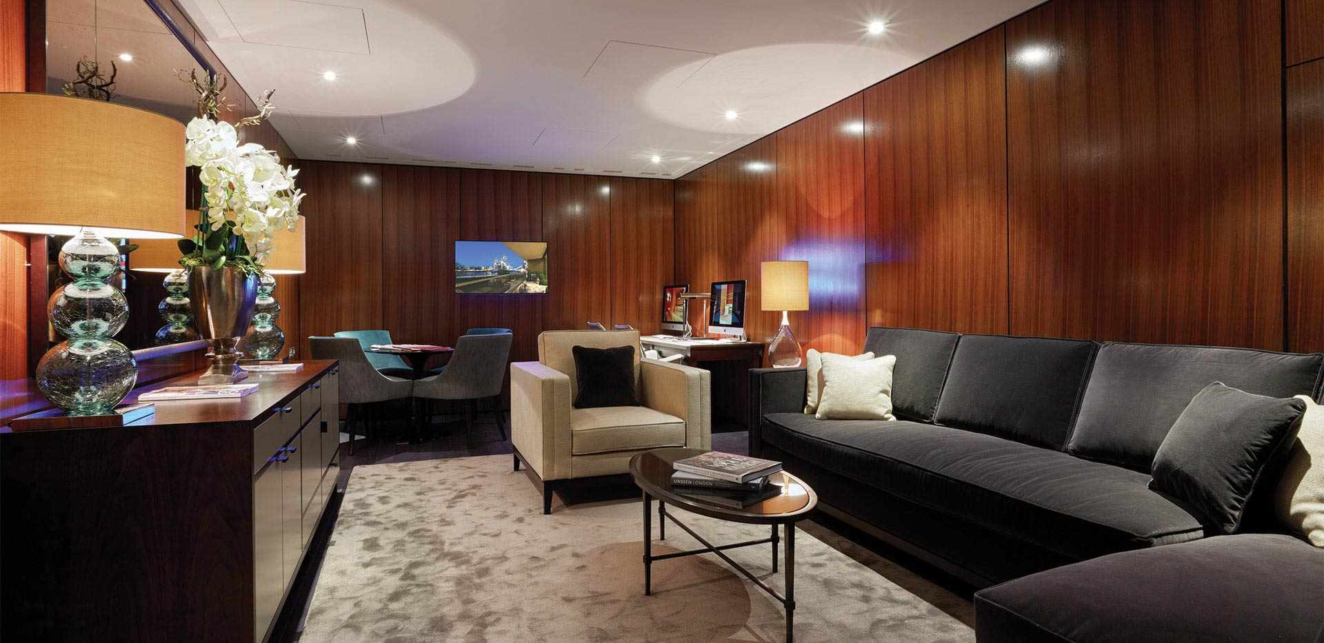 Berkeley, One Tower Bridge, Resident Facilities, Business Lounge