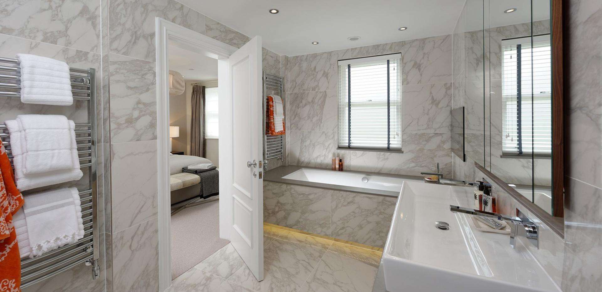Berkeley, Marryat Place, Master Ensuite