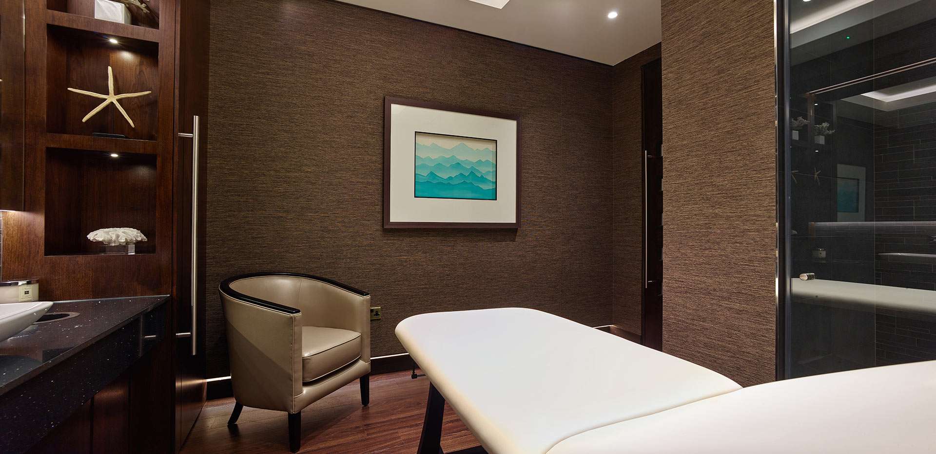 St George, Dickens Yard, The Spa