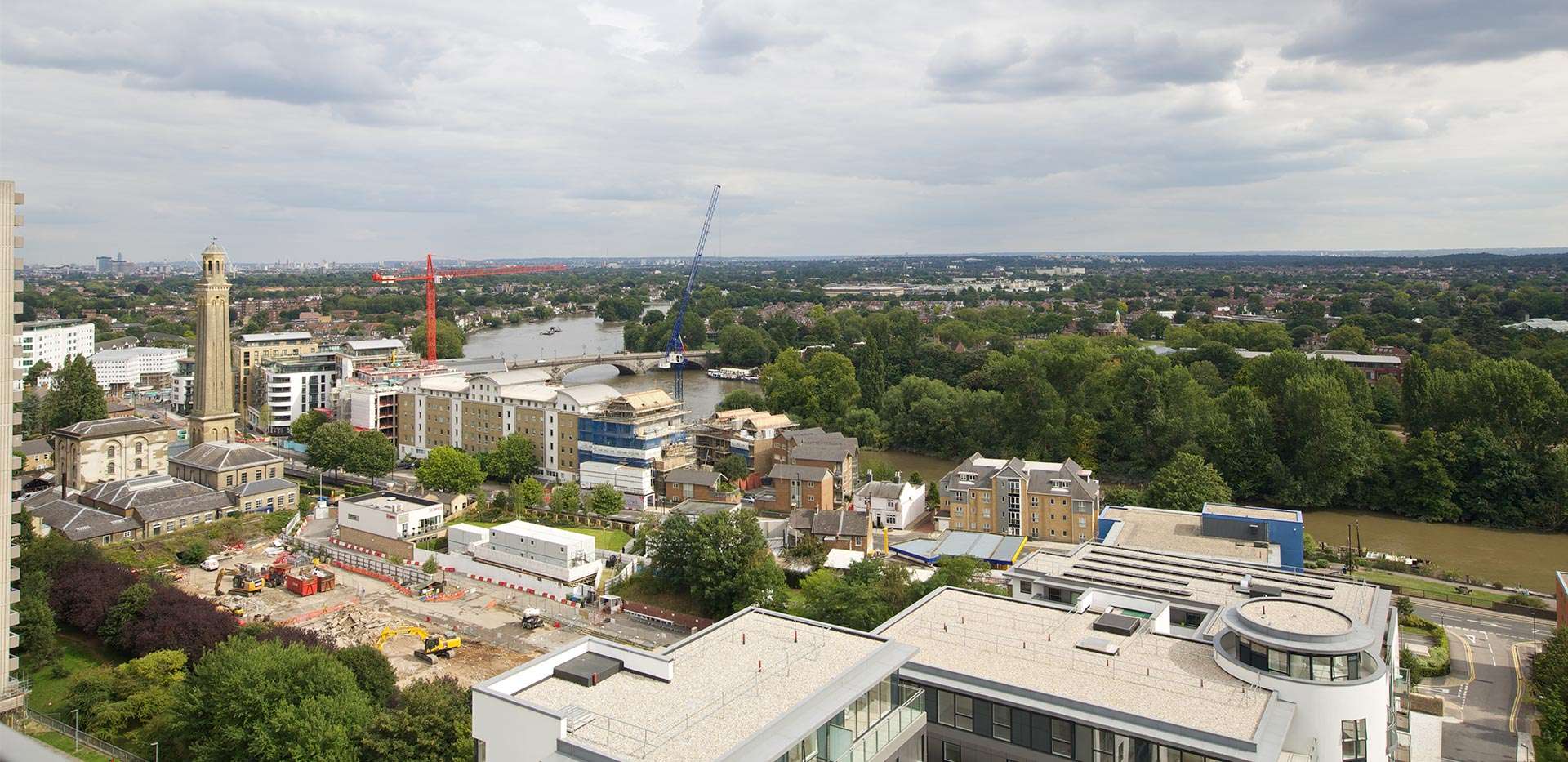 St James, Kew Bridge West, Exterior View3