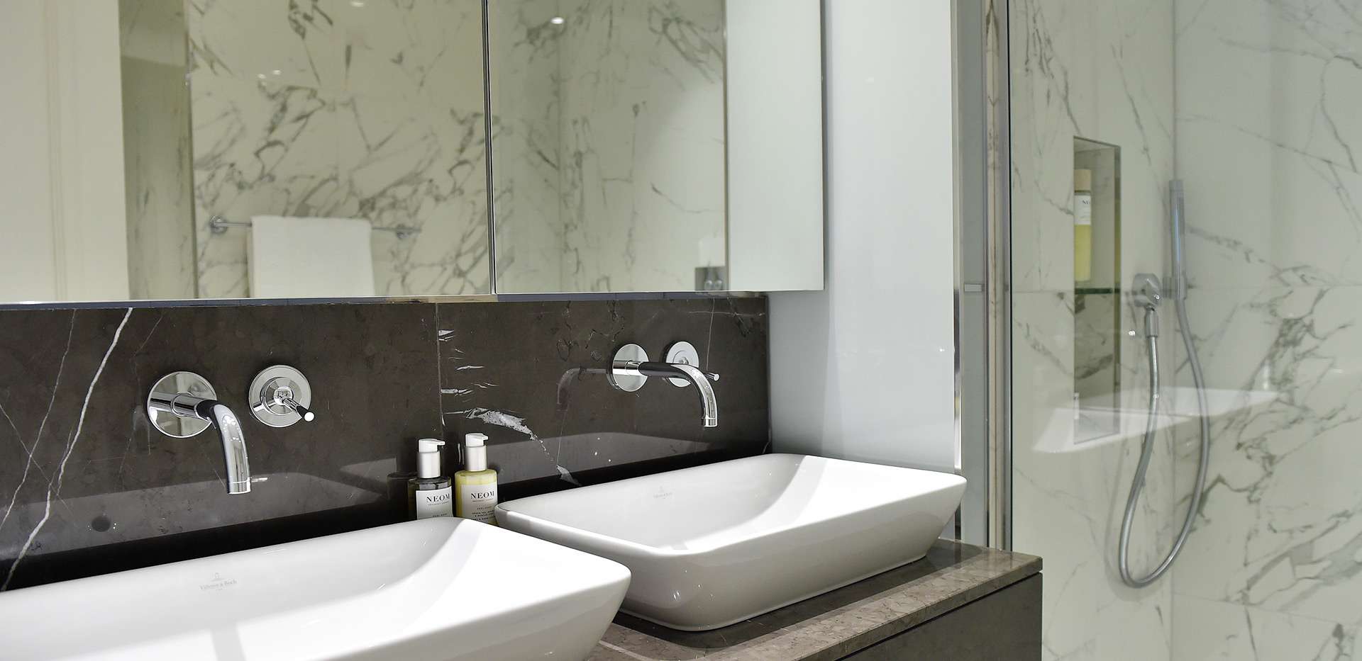St James, Hurlingham Walk, Bathroom, Interior, View01