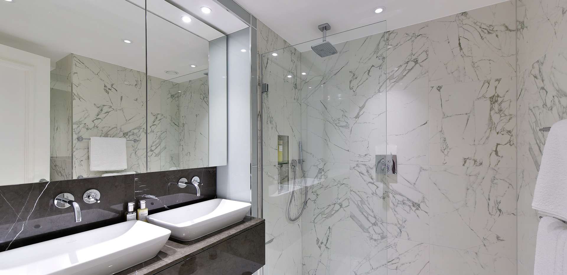 St James, Hurlingham Walk, Ensuite, Interior