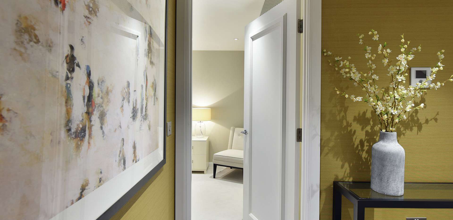 St James, Hurlingham Walk, Hall, Interior