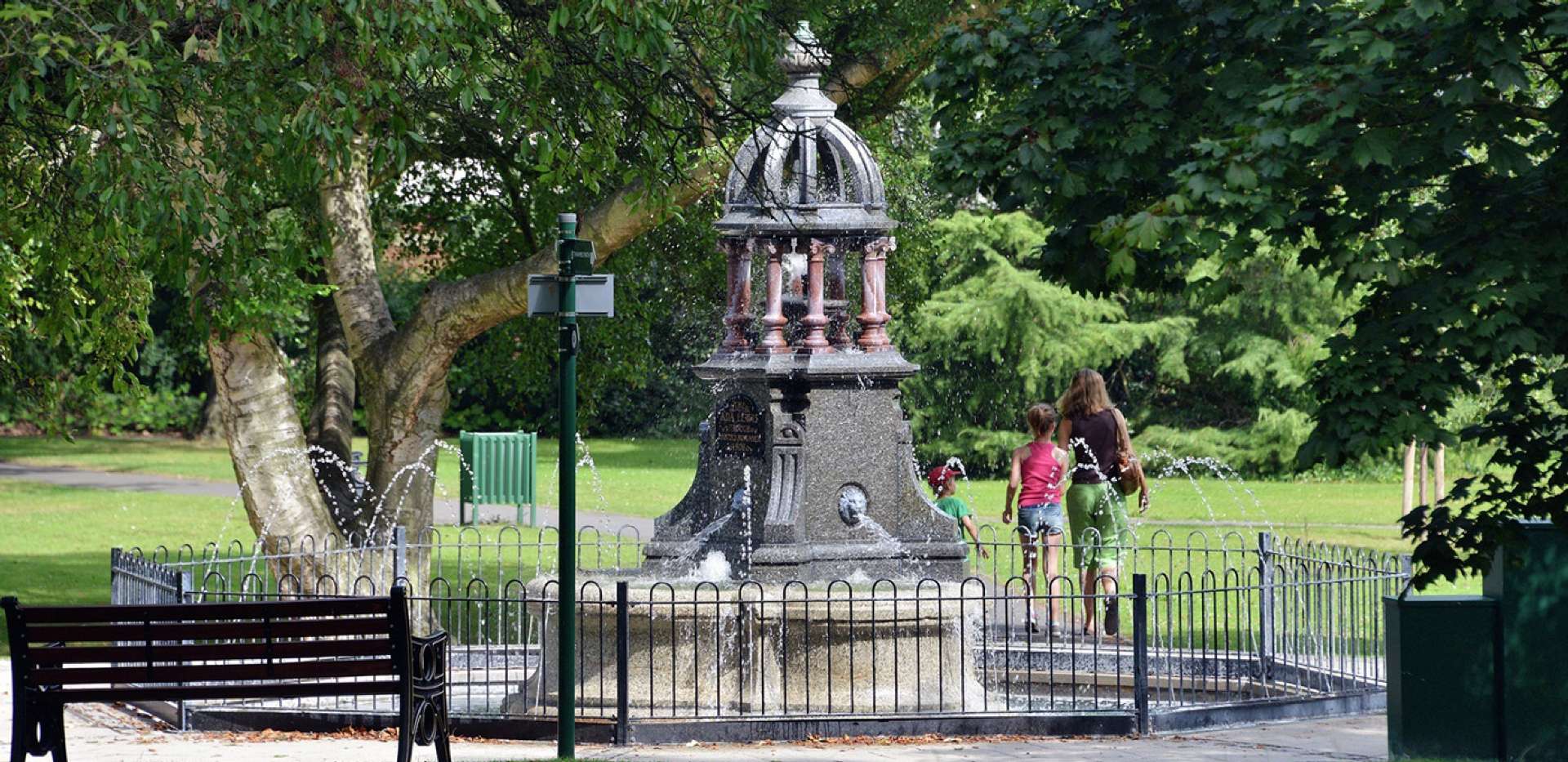 Berkeley, Winton Place, Fountain, Local Area