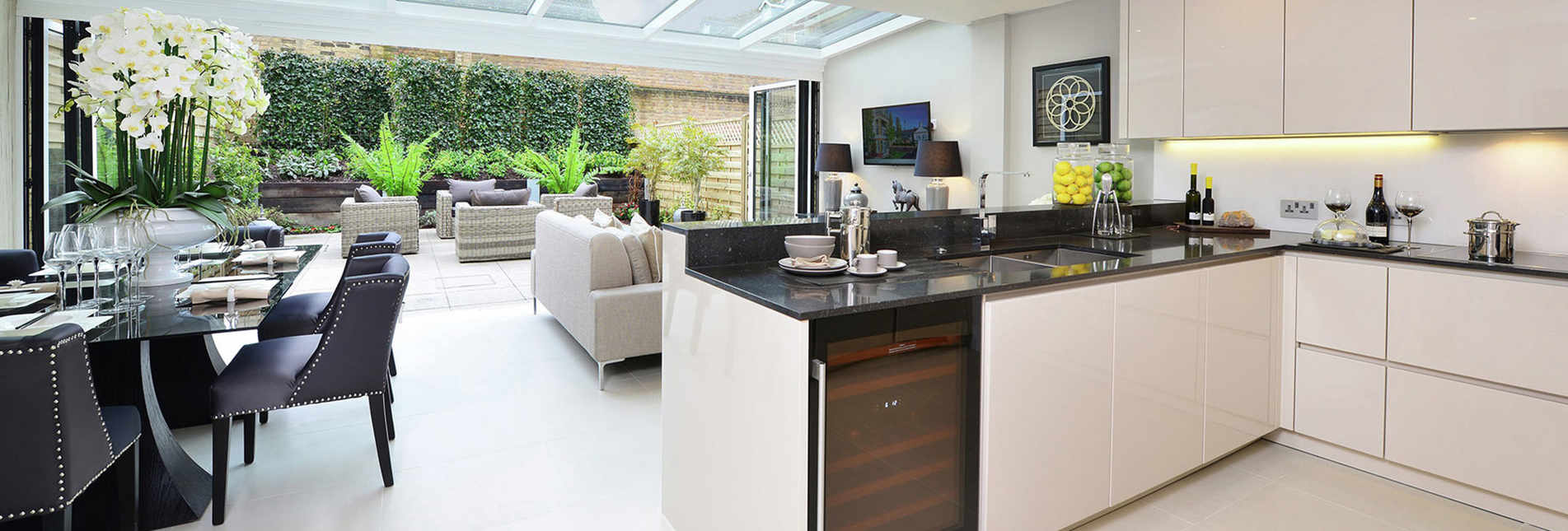 Berkeley, Thistlethaine, Header