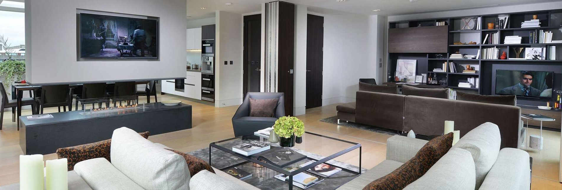 St James, Moore House, Grosvenor, Exterior