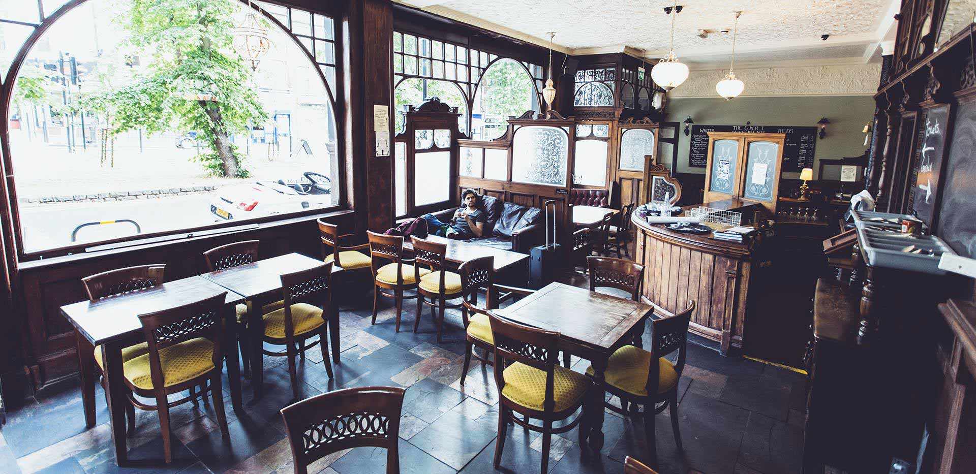 St James, Smithfield Square, Local Area