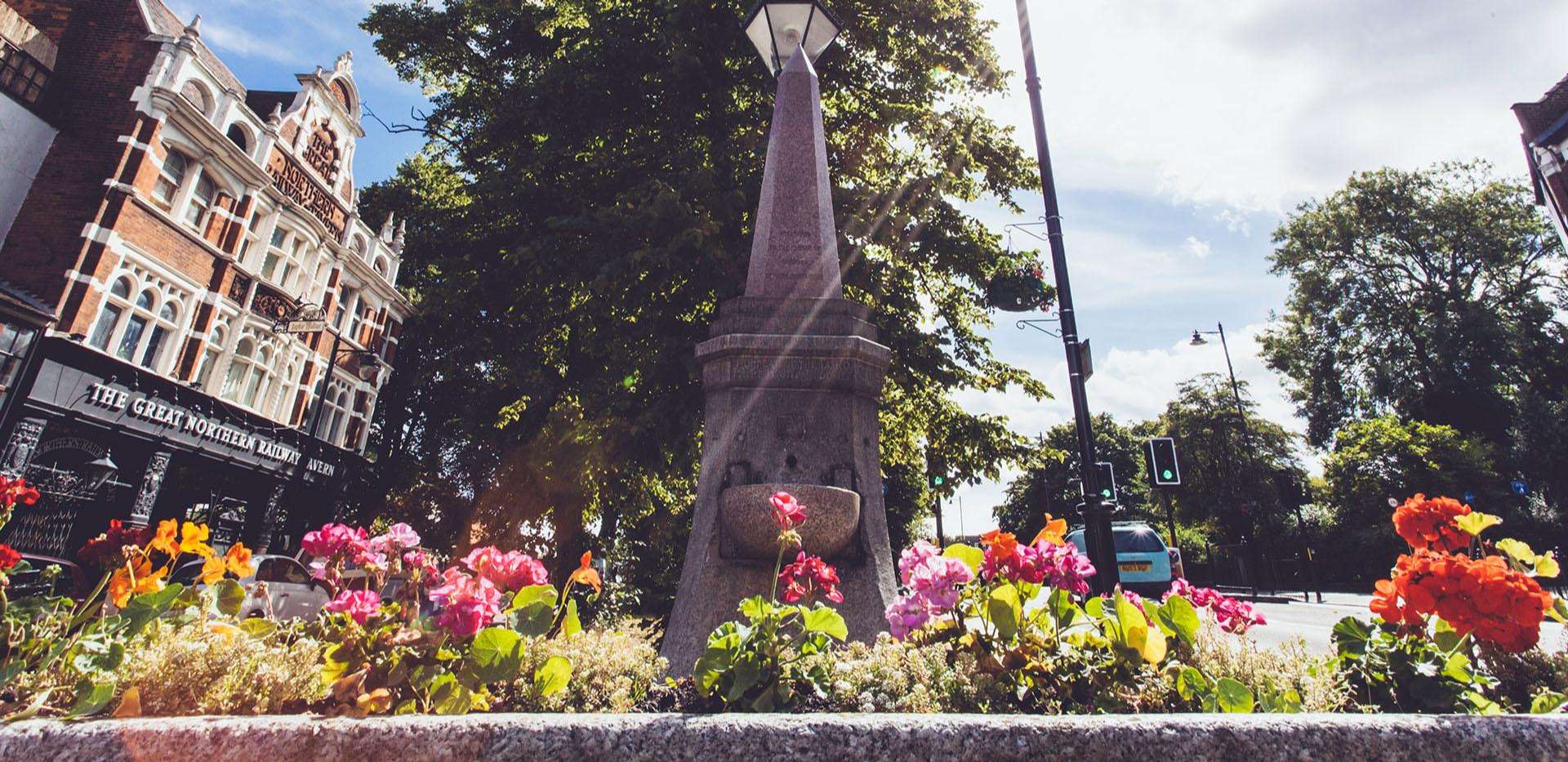 St James, Smithfield Square, Local Area
