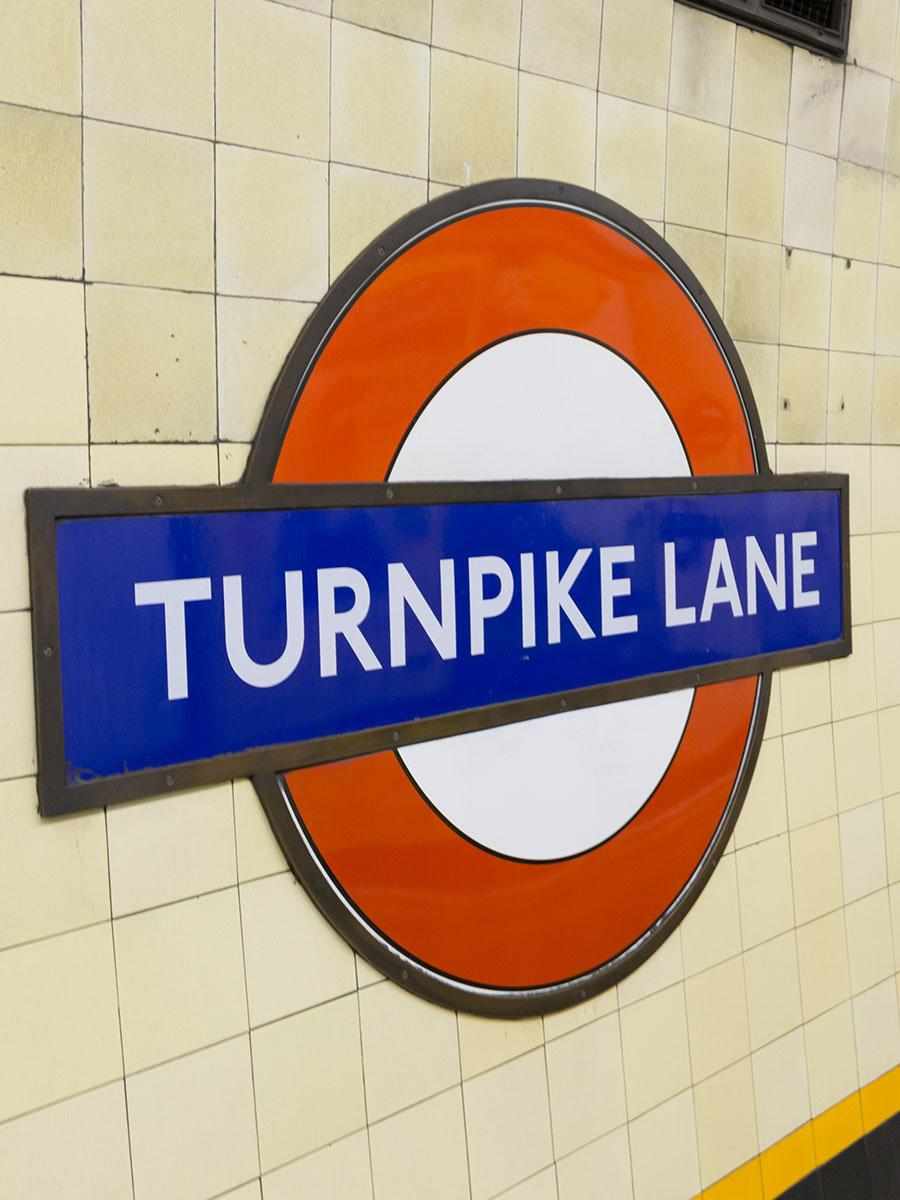 St James, Smithfield Square, Local Area