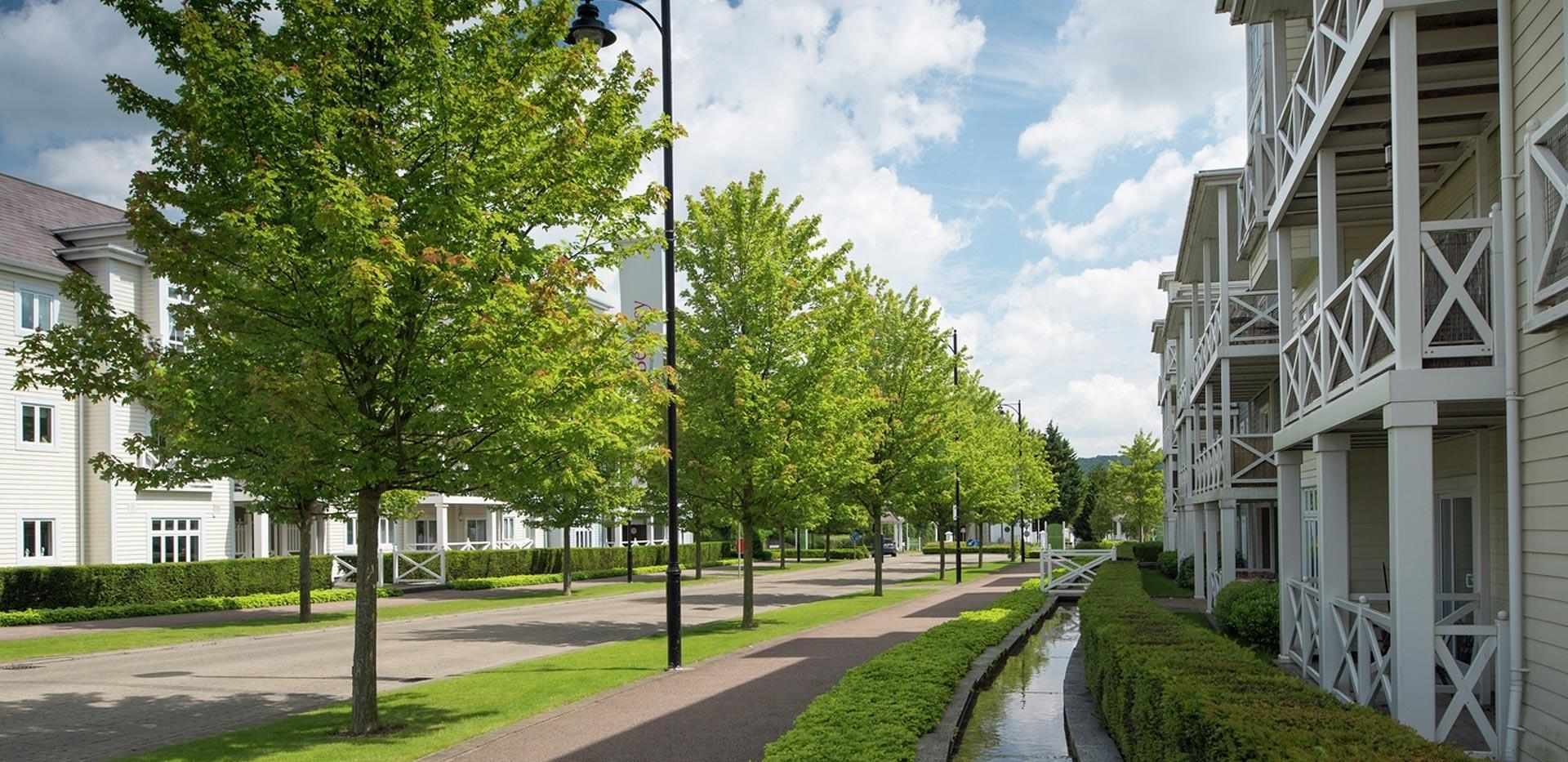 Berkeley, Holborough Lakes, Lifestyle, Street View