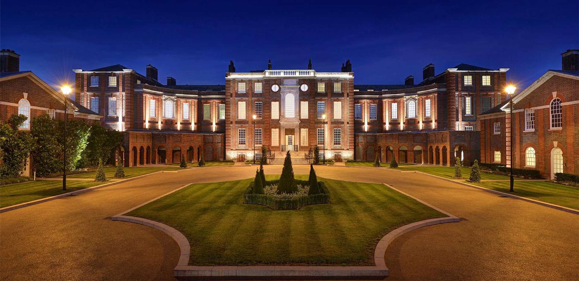 St James, Roehampton House, Front, Exterior