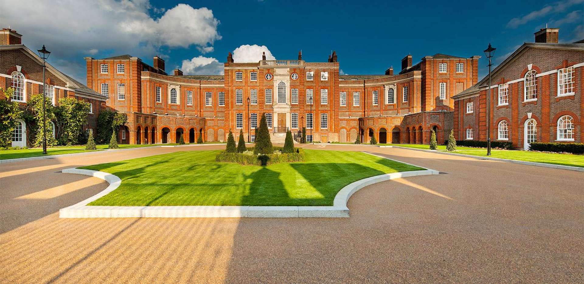 St James, Roehampton House, Front, Exterior