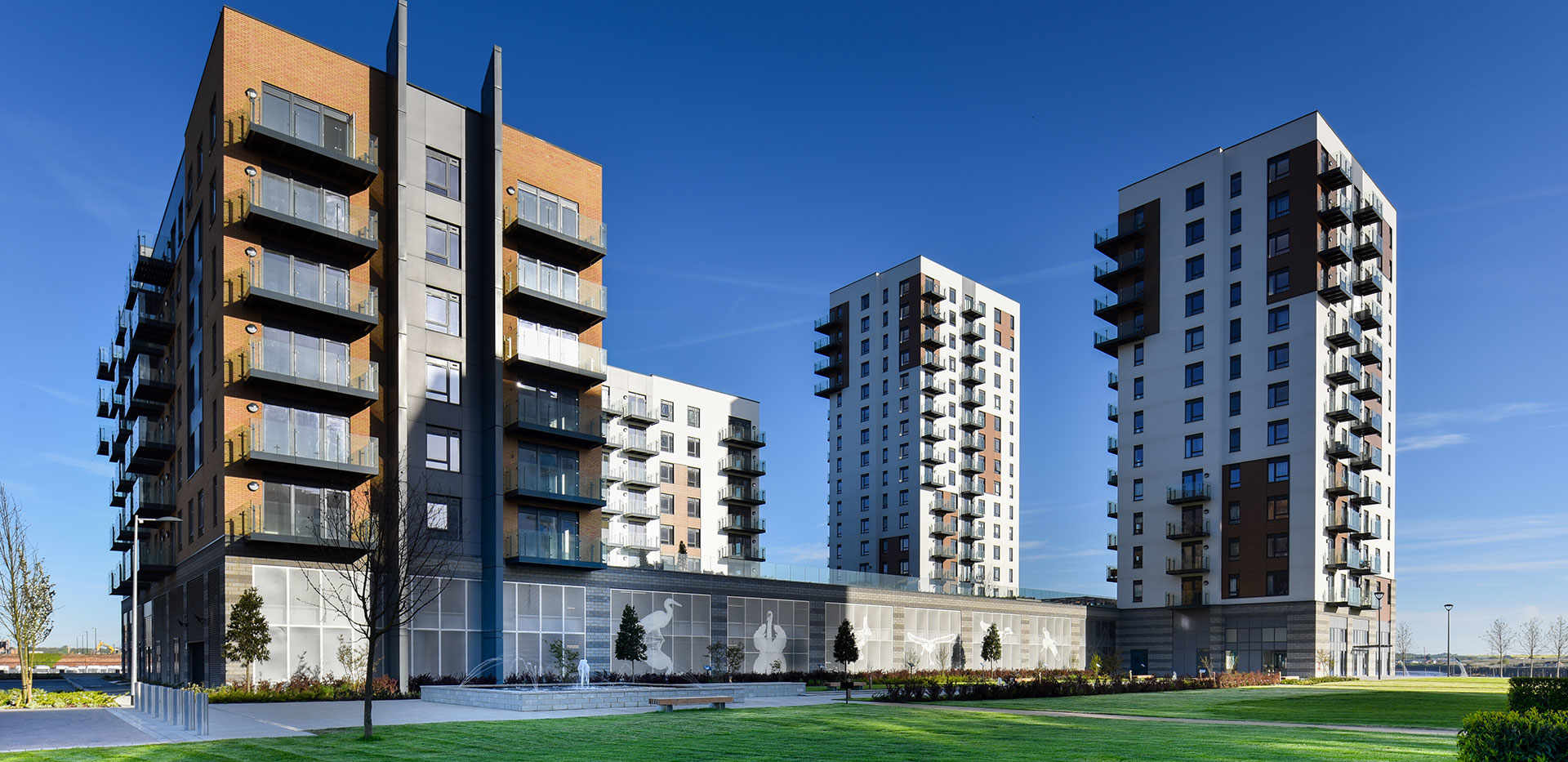 Berkeley, Victory Pier, Exterior View