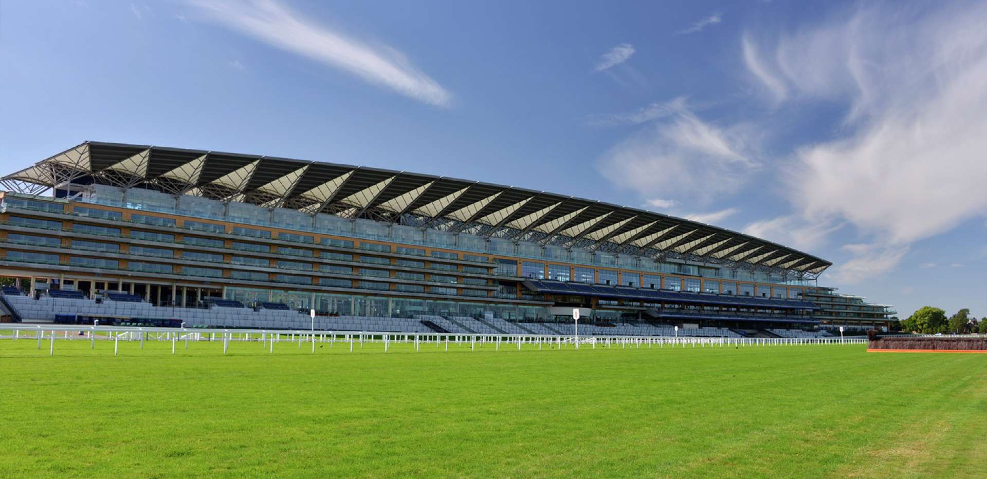 Berkeley, Queensbury Gardens, The Racecourse, Local Area