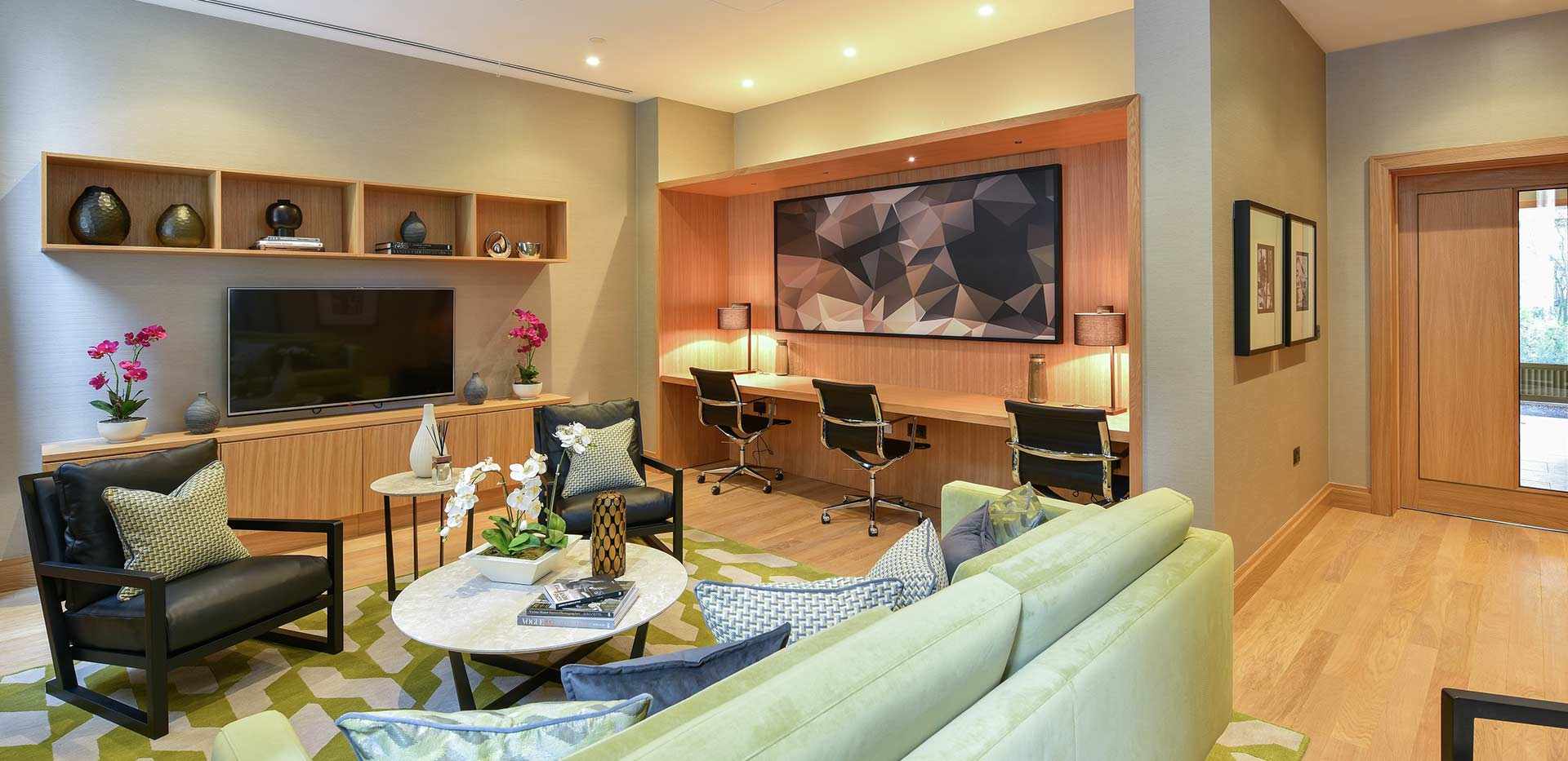 Berkeley, Abell and Cleland, Facilities, Lounge