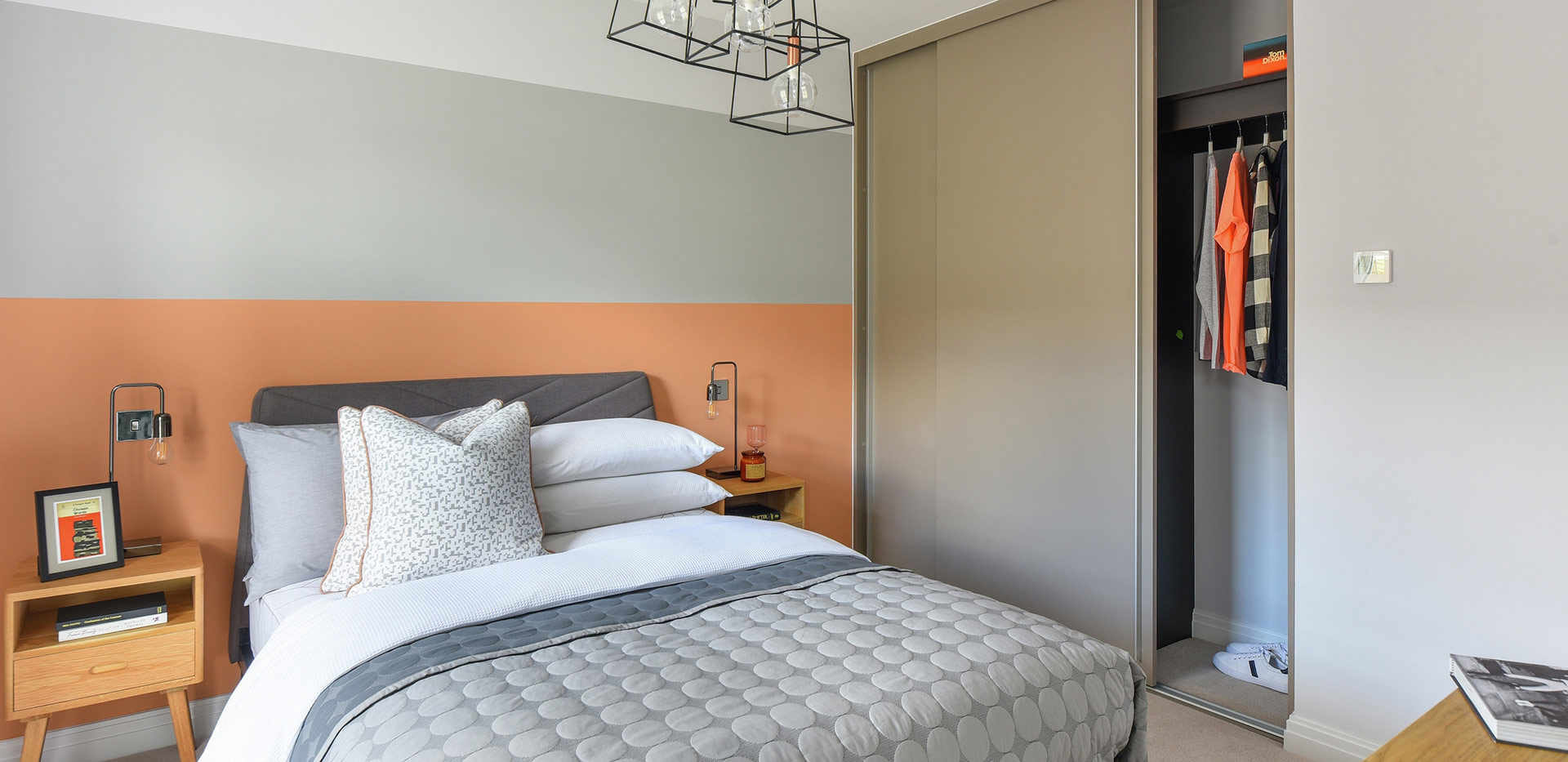 St James, Brewery Gate, Interior, 07