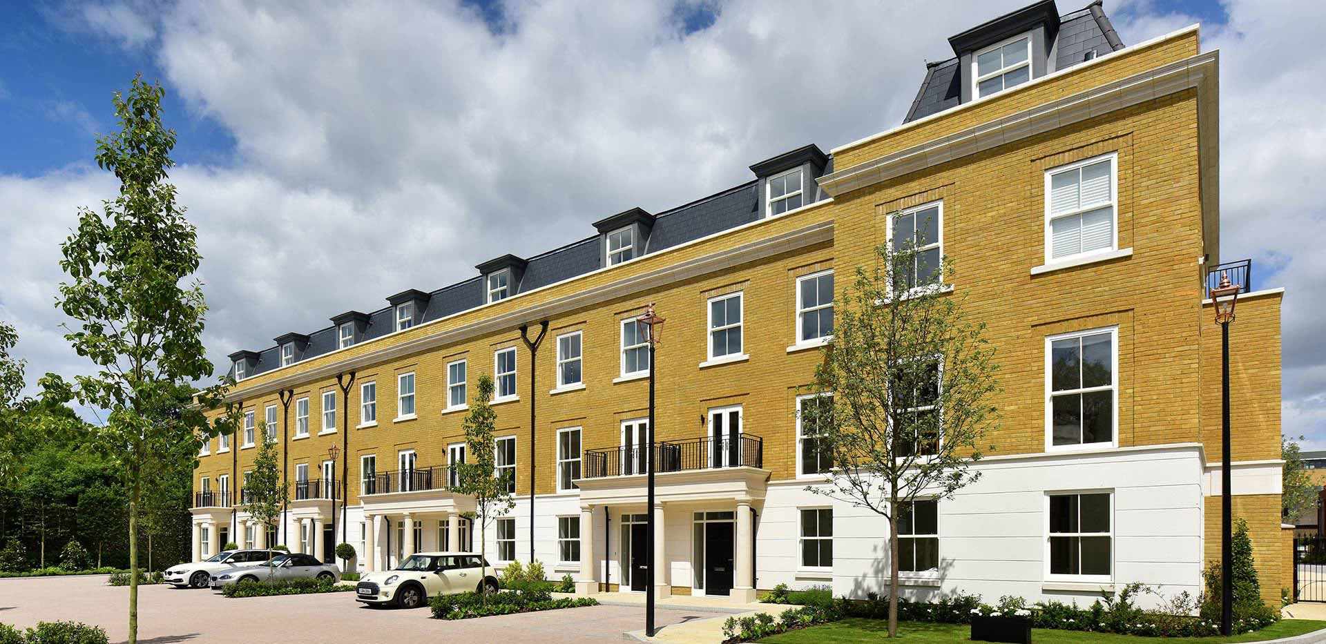 St James, Brewery Gate, Exterior 03