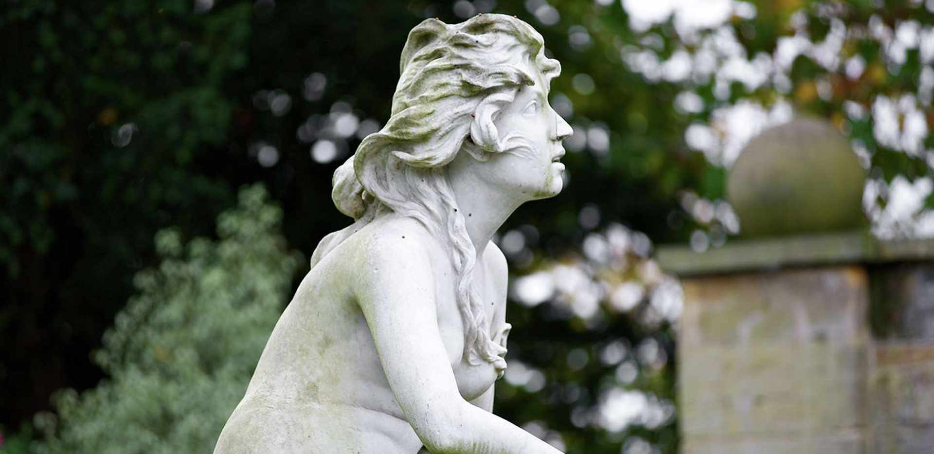 St James, Brewery Wharf, York House, Gardens, Statues, Local Area