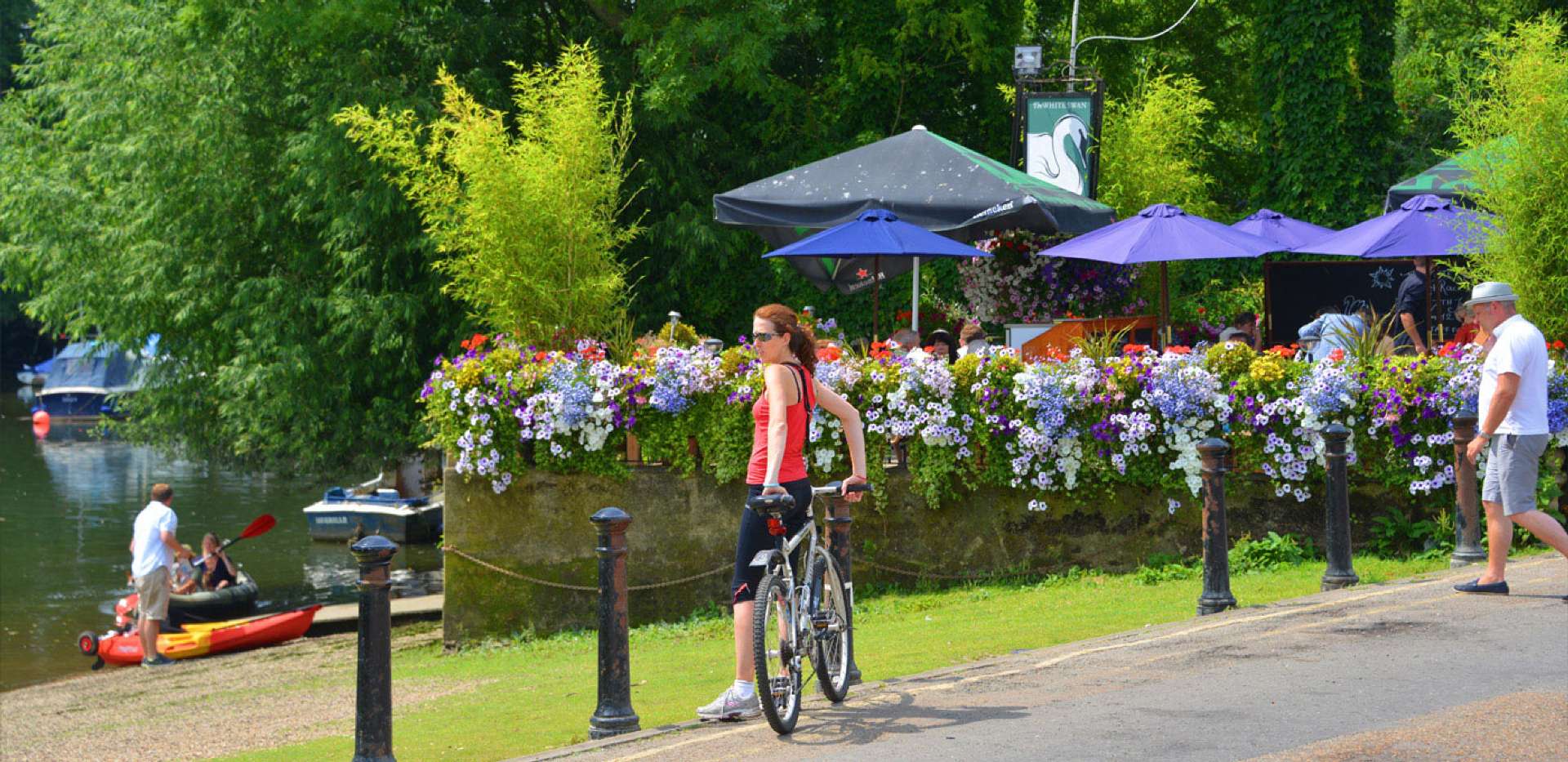 St James, Brewery Wharf, River, The White Swan, Pub, Local Area
