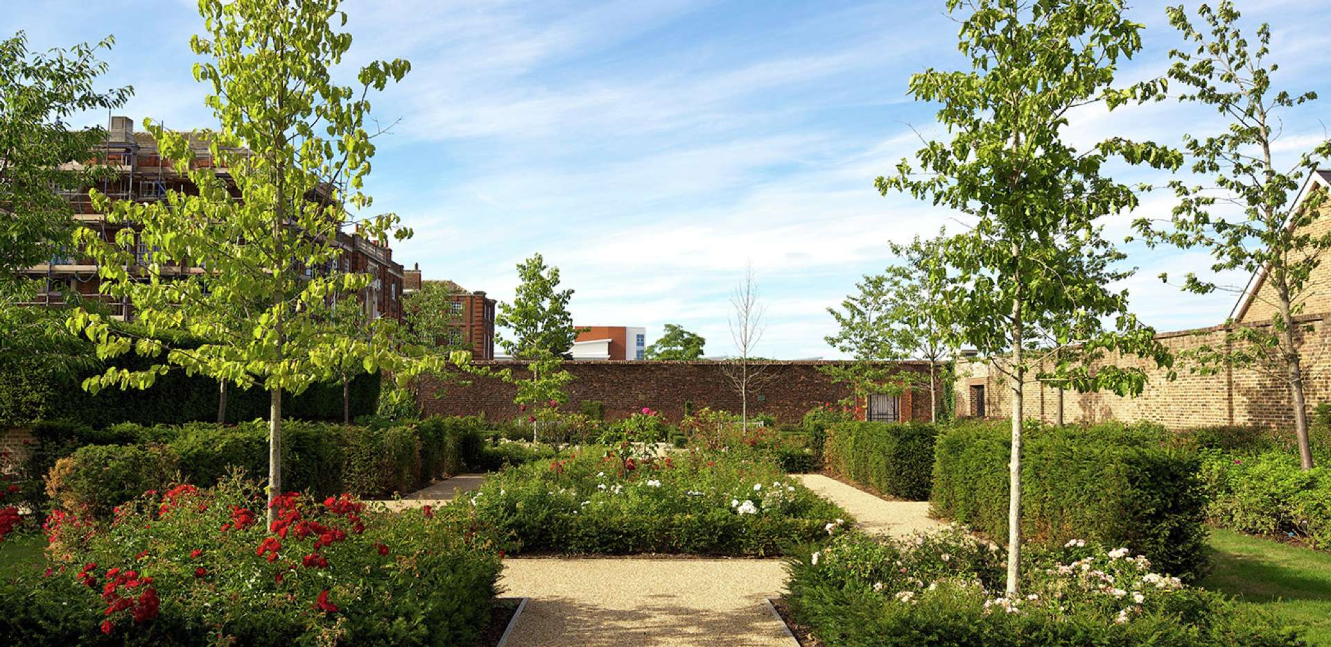 St James, Queen Mary's Place, Gardens, Exterior