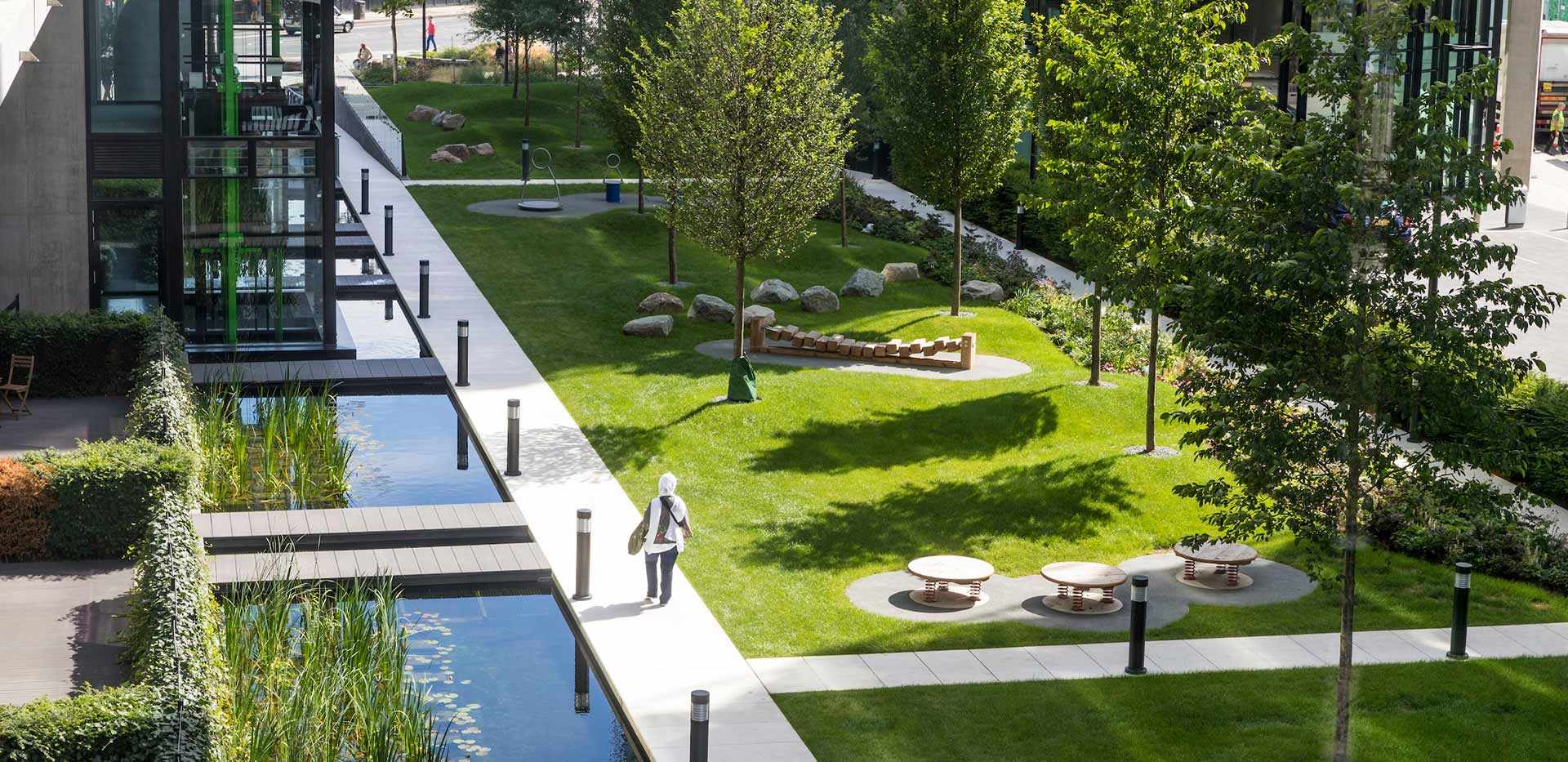 St James, Riverlight, Exterior, Garden