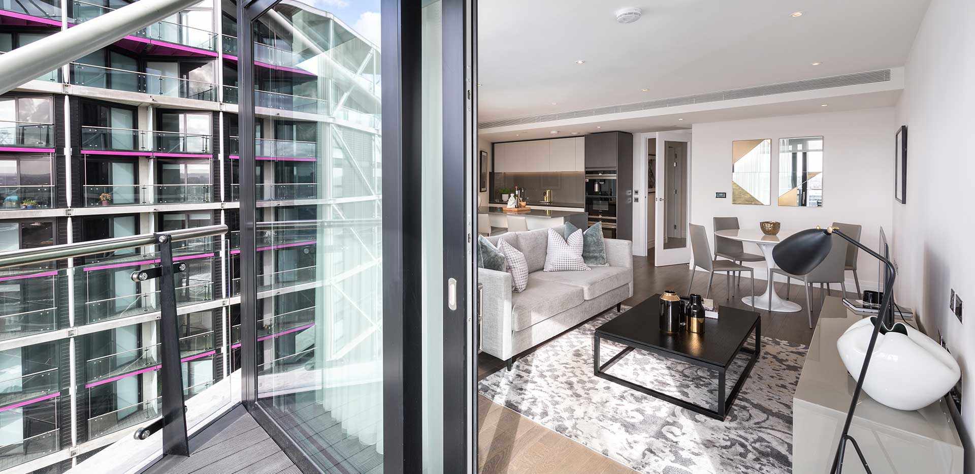 St James, Riverlight, Interior, Living Room, Balcony