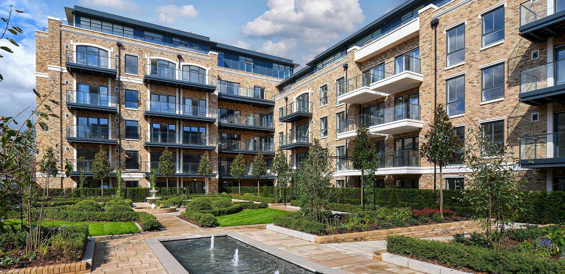 Berkeley, Chiswick Gate, Apartments, Exterior, Courtyard