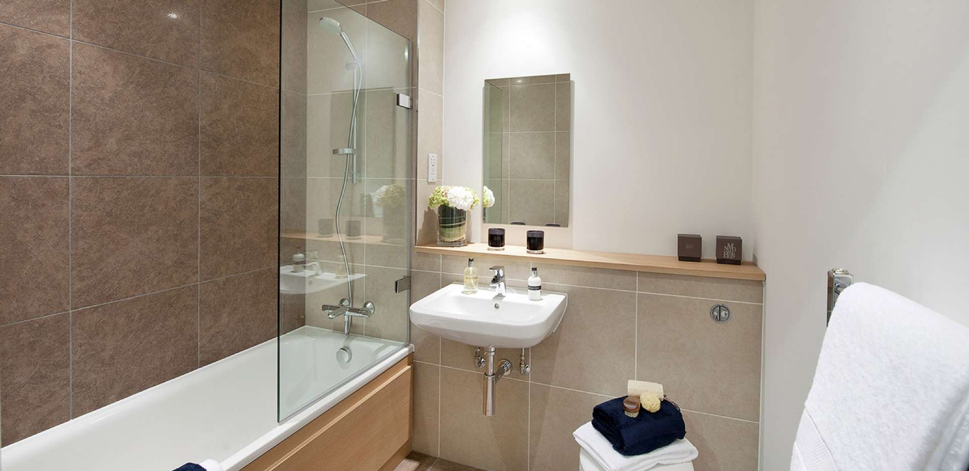 Berkeley, Kingsbrook Park, Bathroom, Interior