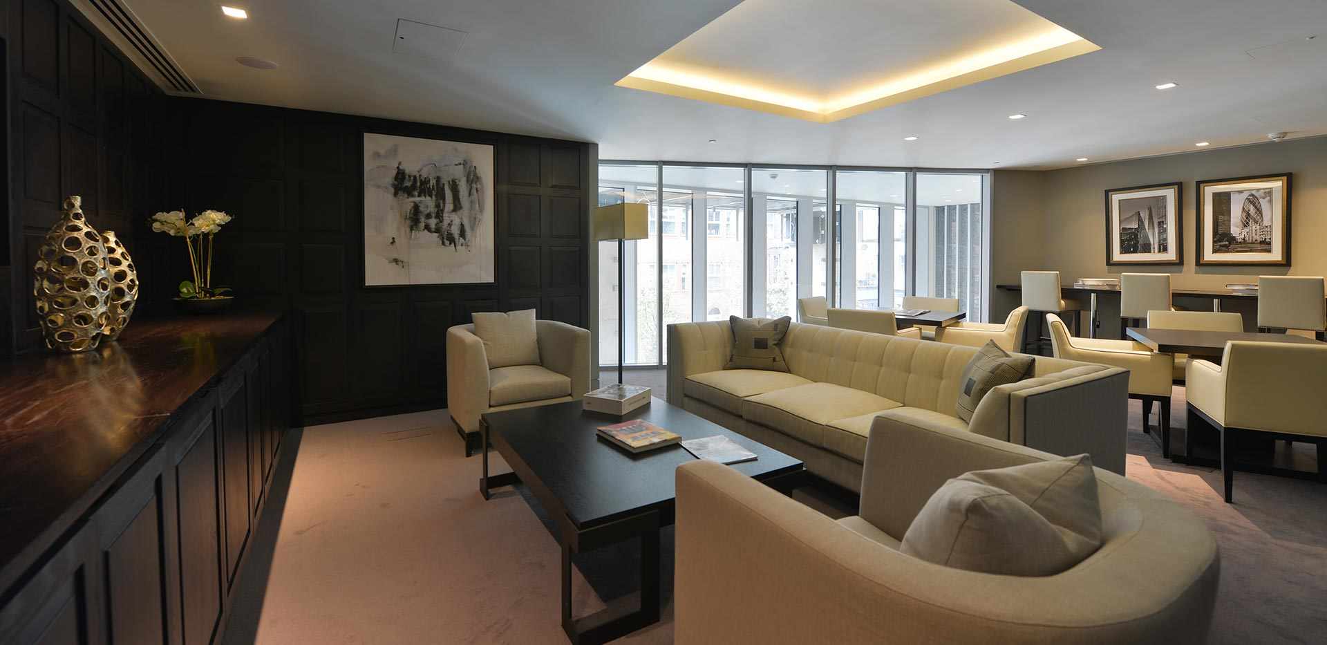 Berkeley, Goodman's Fields, Facilities, Business Lounge