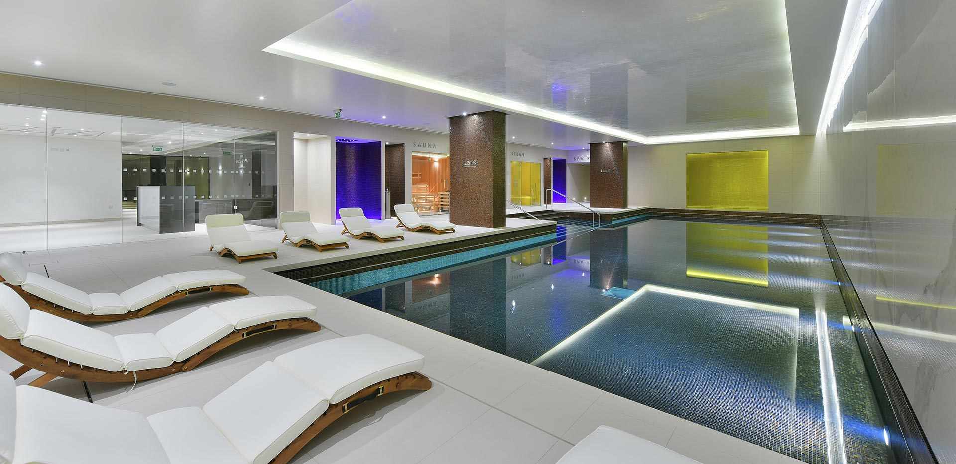 Berkeley, Goodman's Fields, Facilities, Swimming Pool