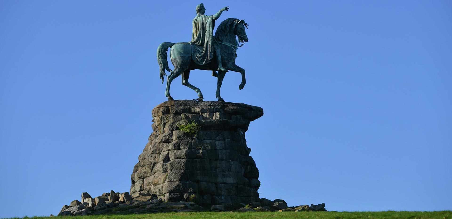 Berkeley, Brompton Gardens, Local Area, Windsor Park, Statue