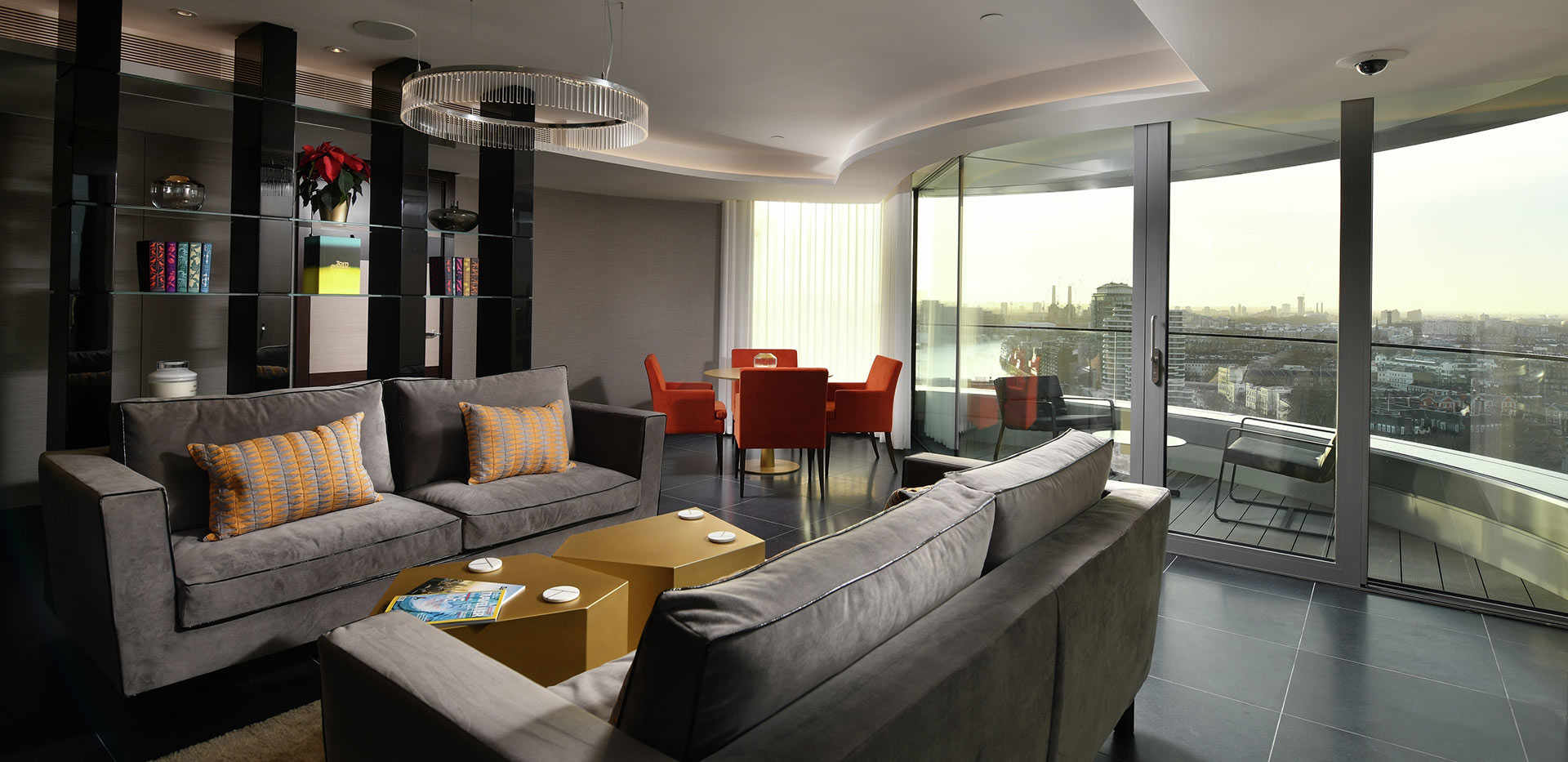 St James, The Corniche, Skyline Club, Facilities