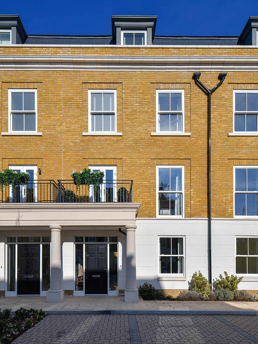 St James, Brewery Gate, Exterior, 06