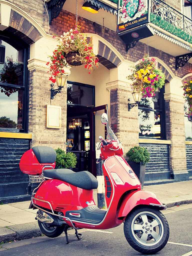 Chiswick Gate, Lifestyle, Bike