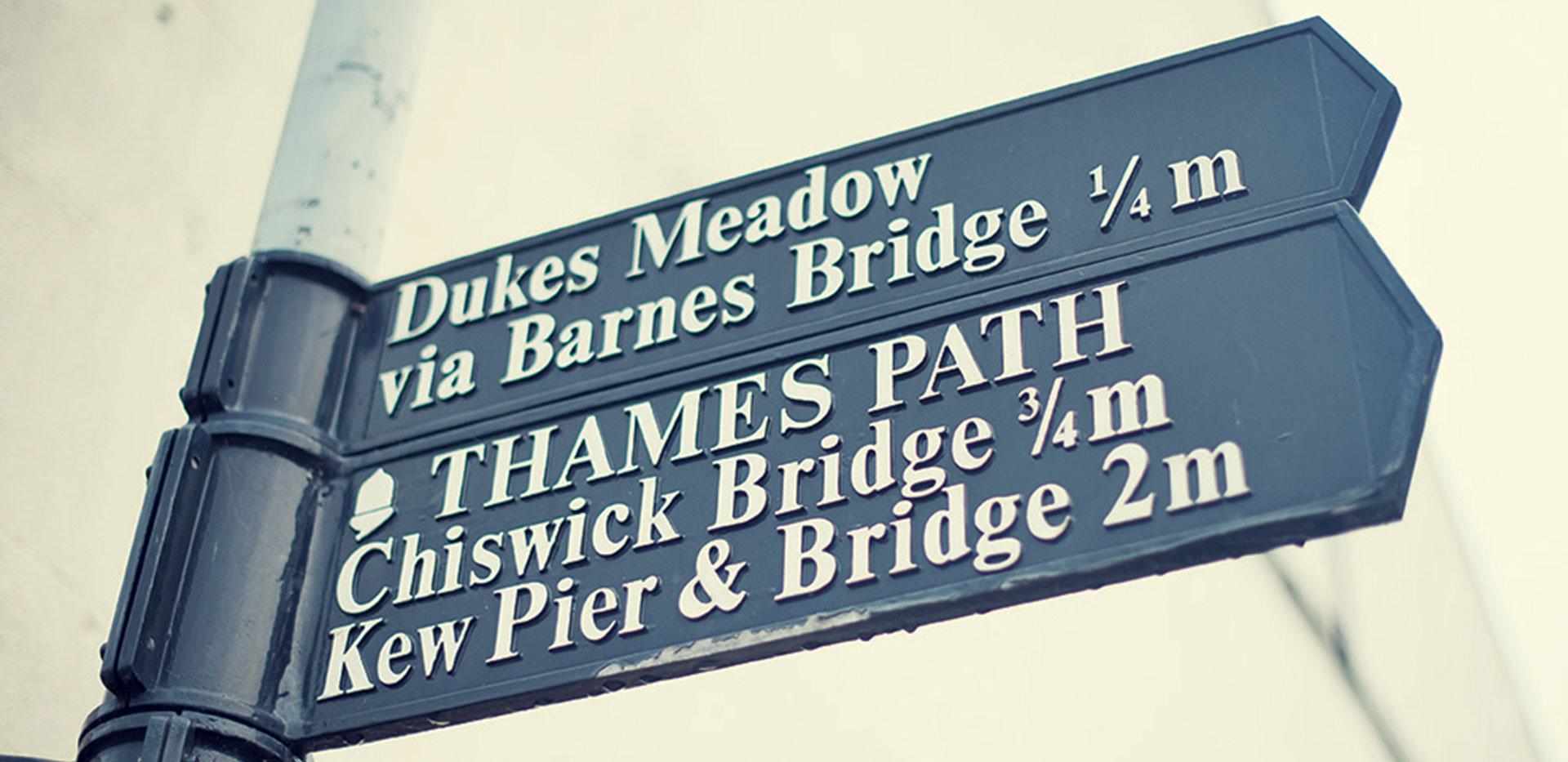 Chiswick Gate, Lifestyle, Signage