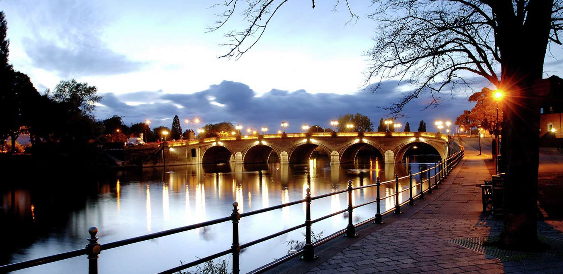 Berkeley, The Waterside at Royal Worcester, Worcester Bridge, Local Area