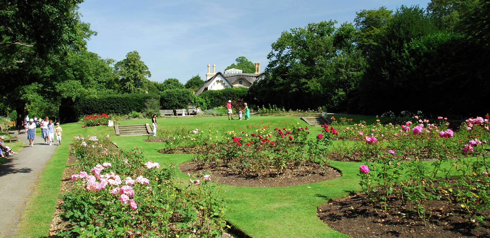 St James, Queen Mary's Place, Richmond Park, Local Area