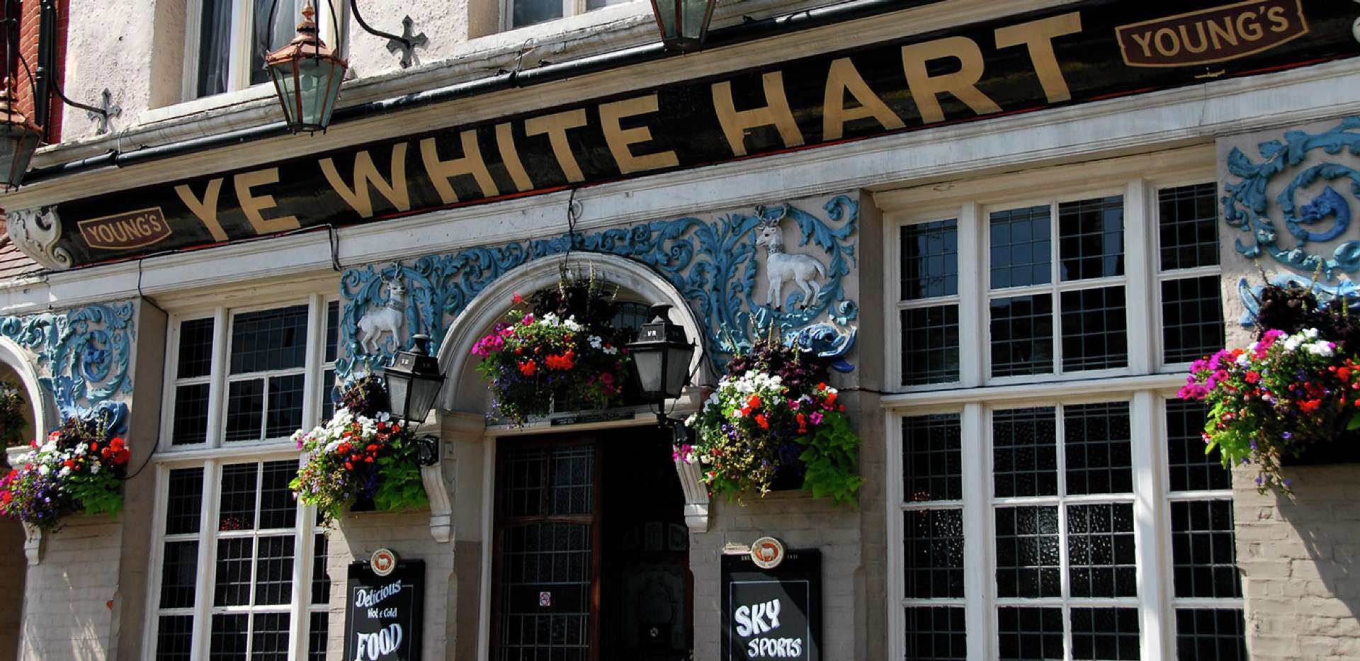 St James, Queen Mary's Place, Ye White Hart, Local Area