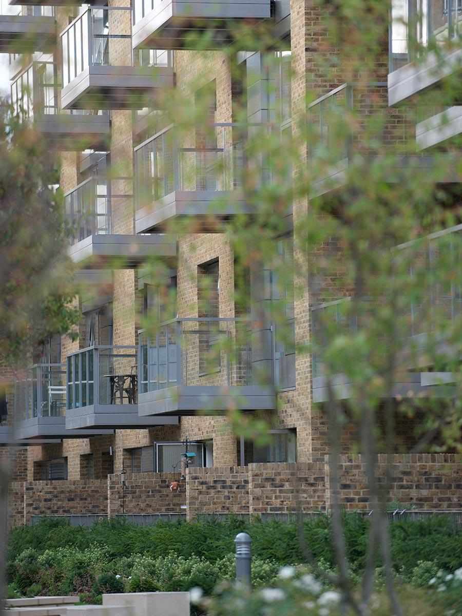 St James, Smithfield Square, Exterior