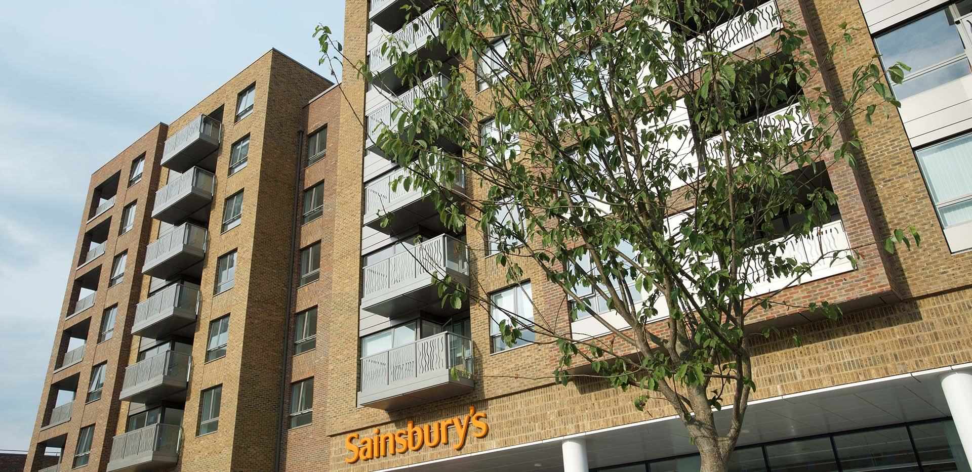 St James, Smithfield Square, Exterior