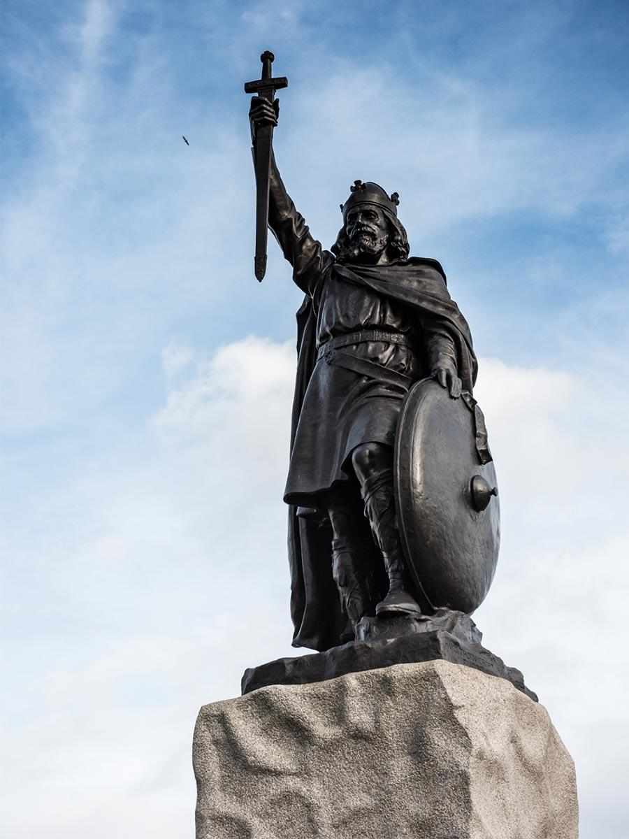 Berkeley, Knights Quarter, Local Area, Statue