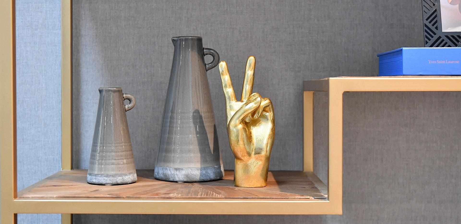 St James, Campsbourne Well, Interior Image, Ornaments