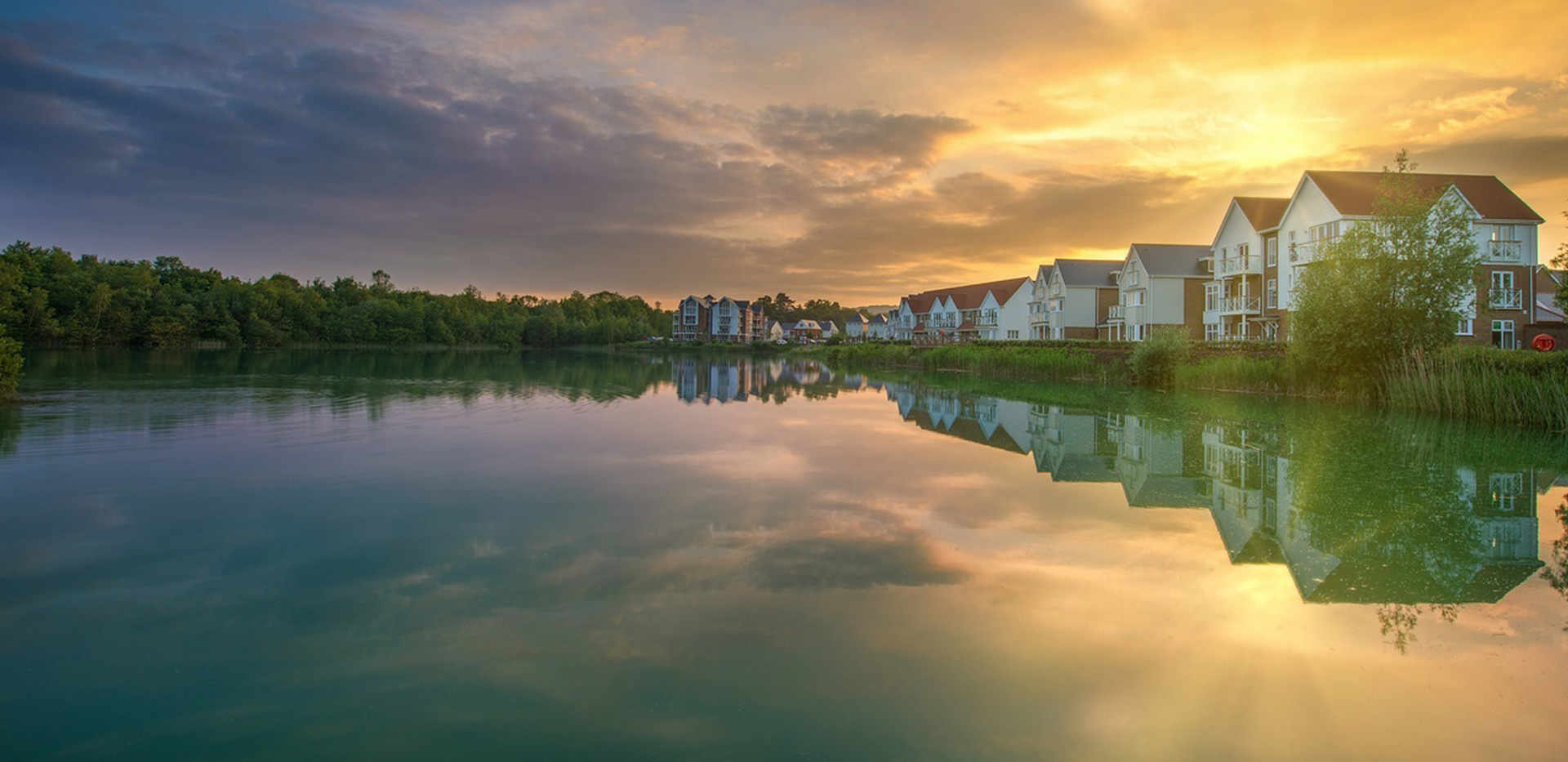 Berkeley, Holborough Lakes, Waterview Apartments