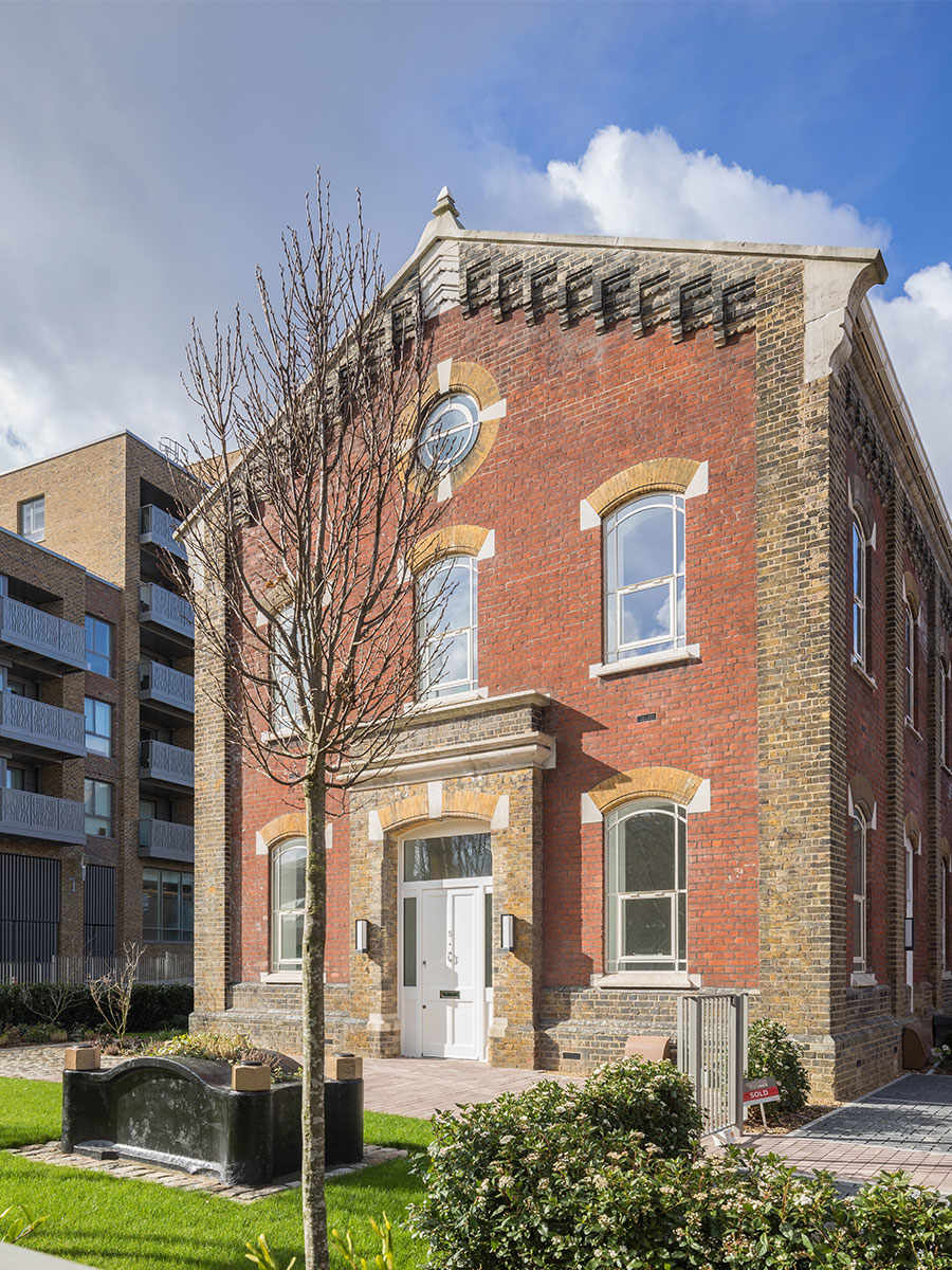 St James, Campsbourne Well, Exterior