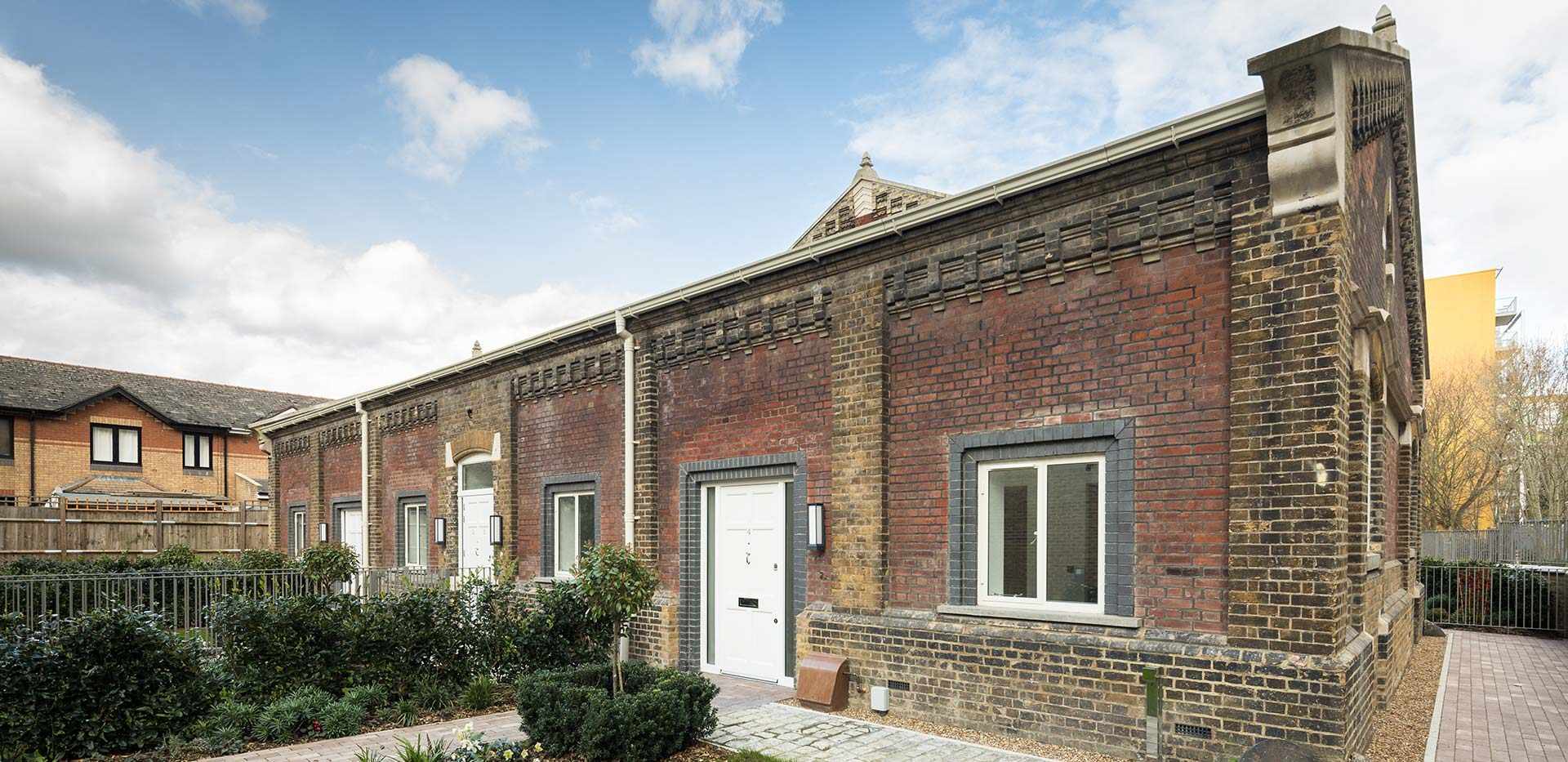 St James, Campsbourne Well, Exterior