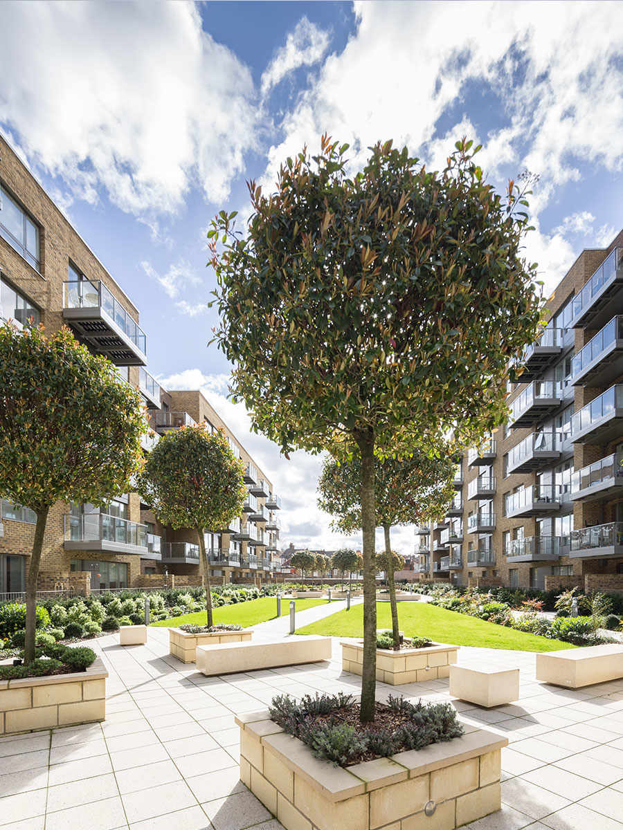St James, Campsbourne Well, Exterior