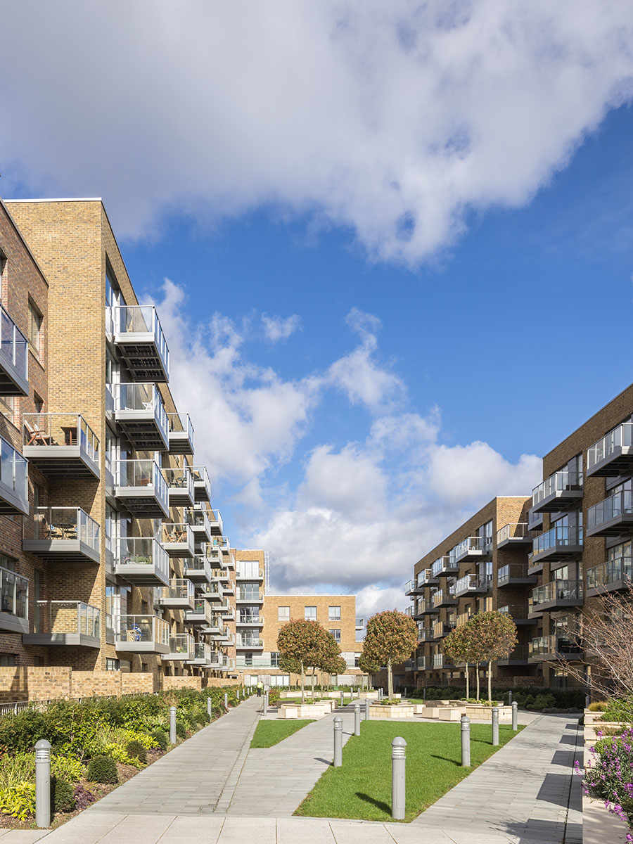 St James, Campsbourne Well, Exterior