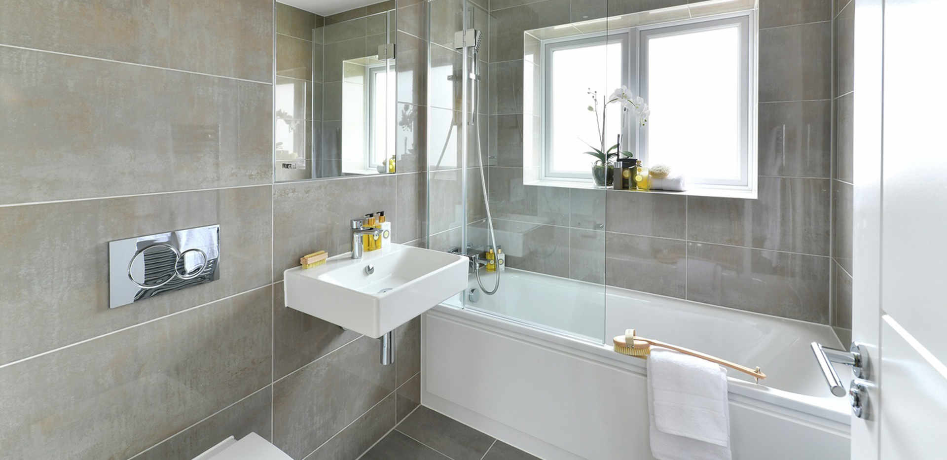 Berkeley, Holborough Lakes, Providence Walk, Showhome Interior, Bathroom