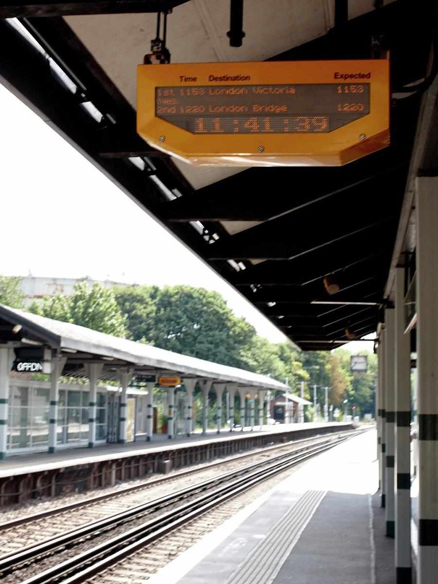 St William, Courtyard Gardens, Local Area