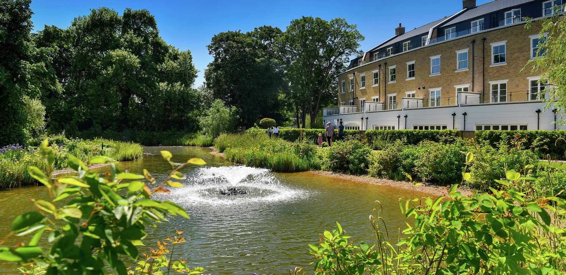 St James, Fitzroy Gate, Exterior